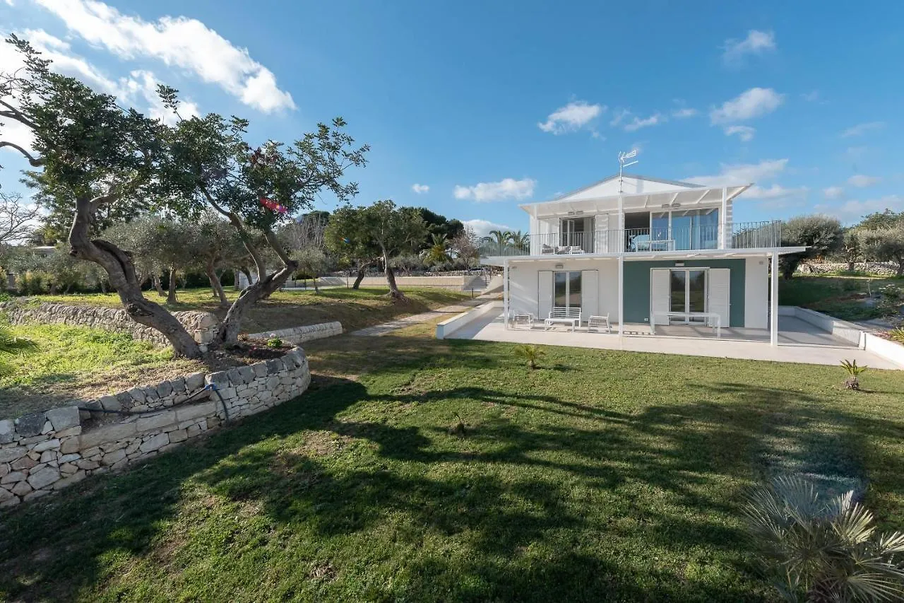 Villa Iris - Isulatravel Pozzallo 0*,  Italy